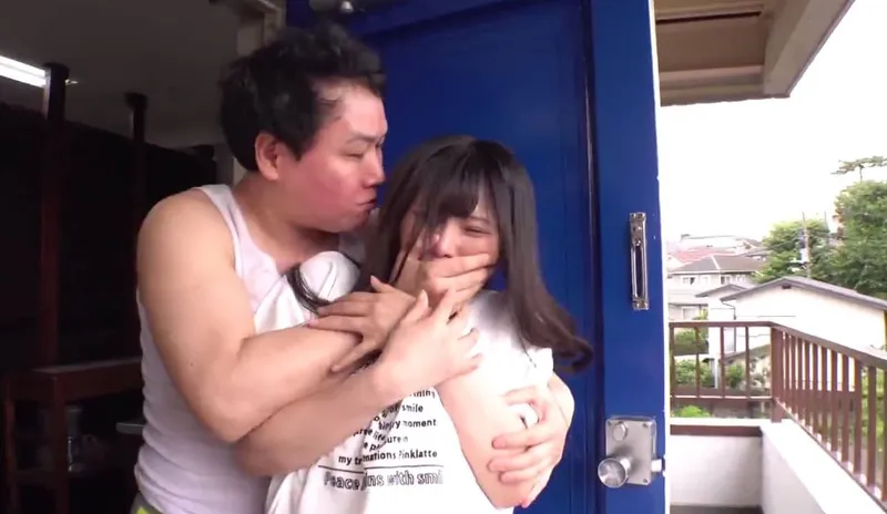 Tình đầu của tôi đã bị gã hàng xóm quan hệ tơi tả